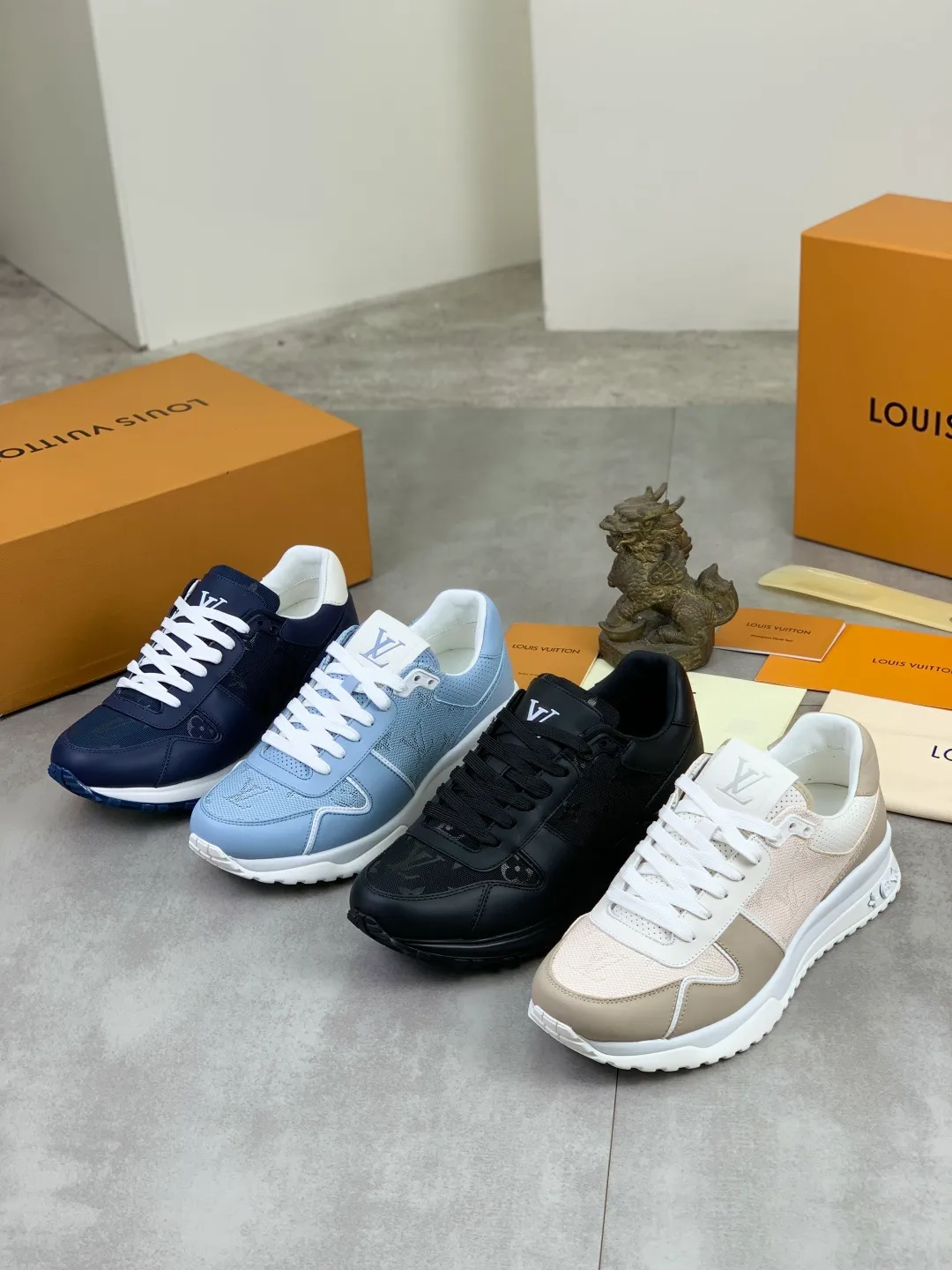 Men's men's shoes P680 new style 💶[LOUIS VUITTON] (original order) new style 🍀LV Louis Vuitton * - top version of LV classic trendy shoes! Use imported original cowhide and water-dyed cowhide lining. The latest original wear-resistant TPU combination outsole! High quality products! Multiple colors available, code number: 39-45 (46 customized)